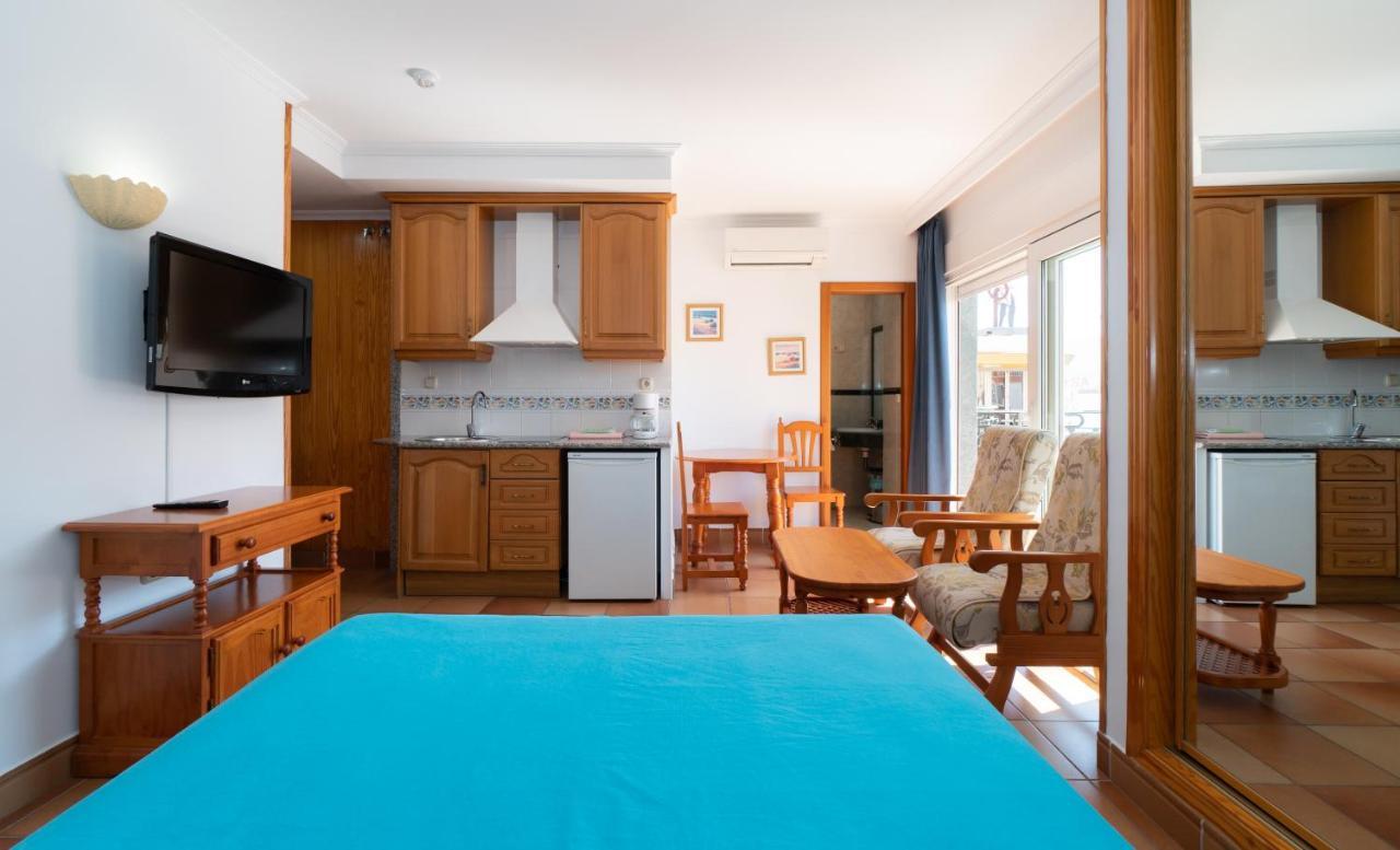 Apartamentos Leonor Carihuela ตอร์เรโมลิโนส ภายนอก รูปภาพ