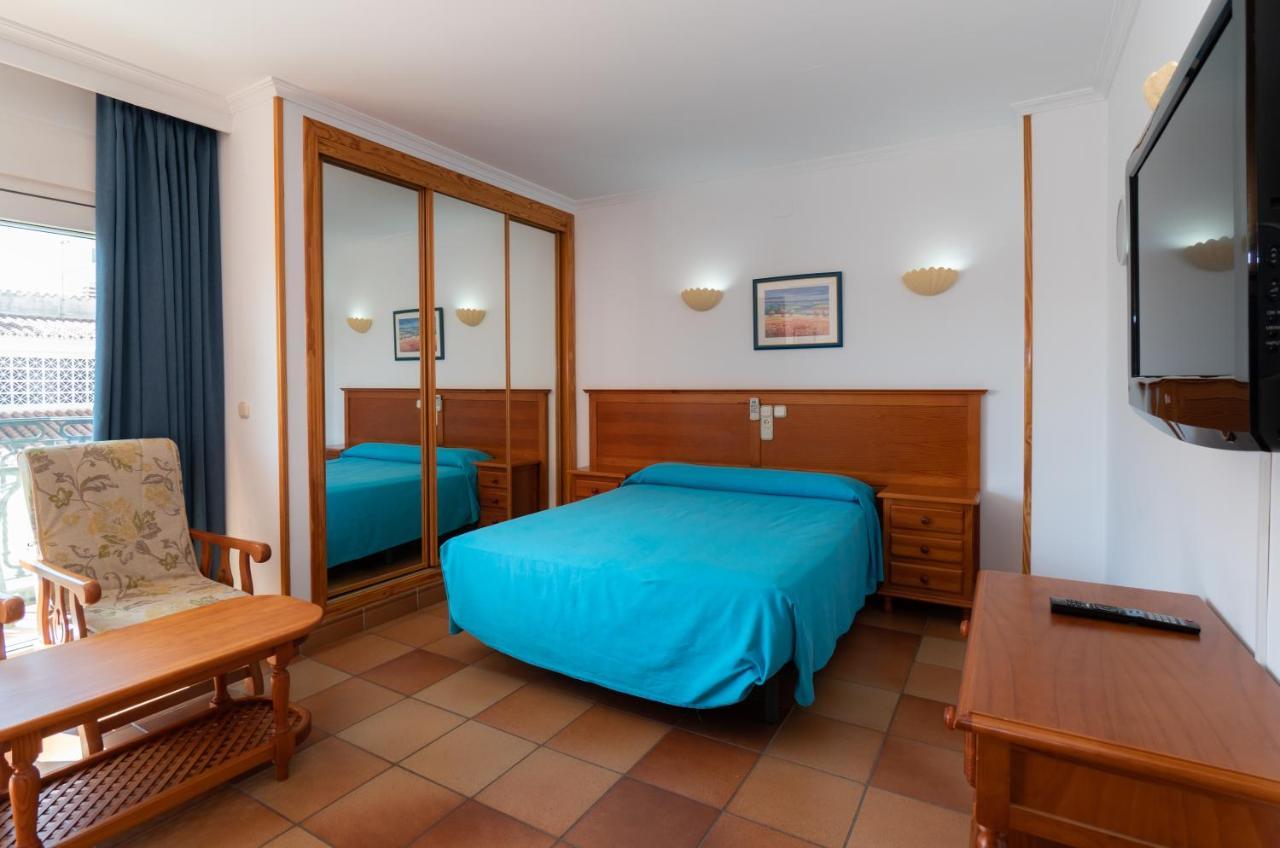 Apartamentos Leonor Carihuela ตอร์เรโมลิโนส ภายนอก รูปภาพ