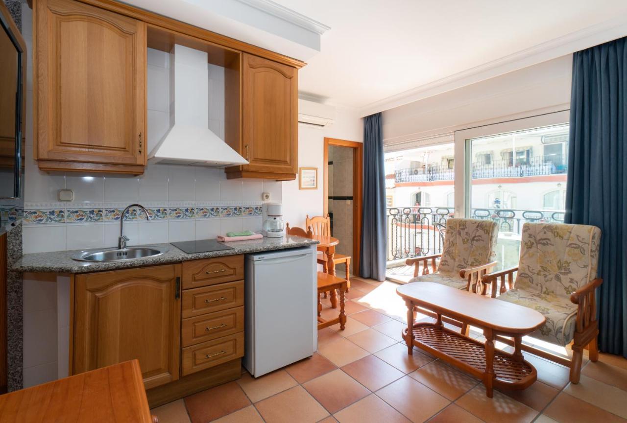 Apartamentos Leonor Carihuela ตอร์เรโมลิโนส ภายนอก รูปภาพ