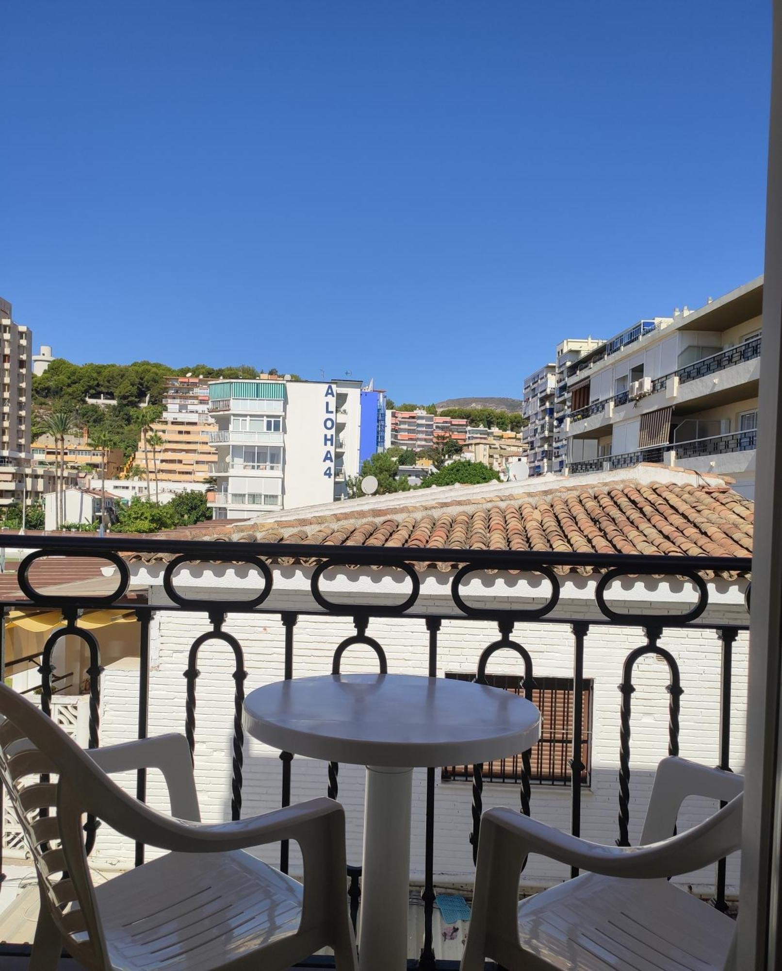 Apartamentos Leonor Carihuela ตอร์เรโมลิโนส ภายนอก รูปภาพ