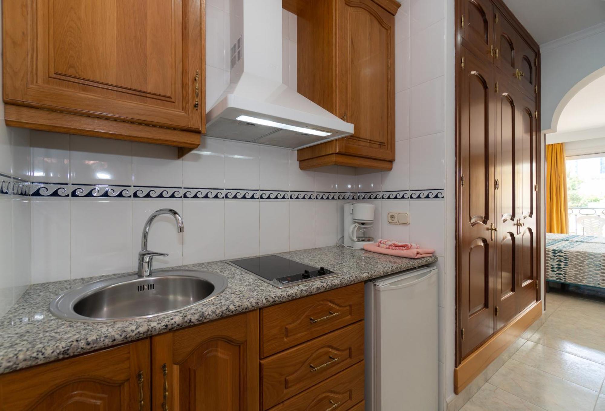 Apartamentos Leonor Carihuela ตอร์เรโมลิโนส ภายนอก รูปภาพ
