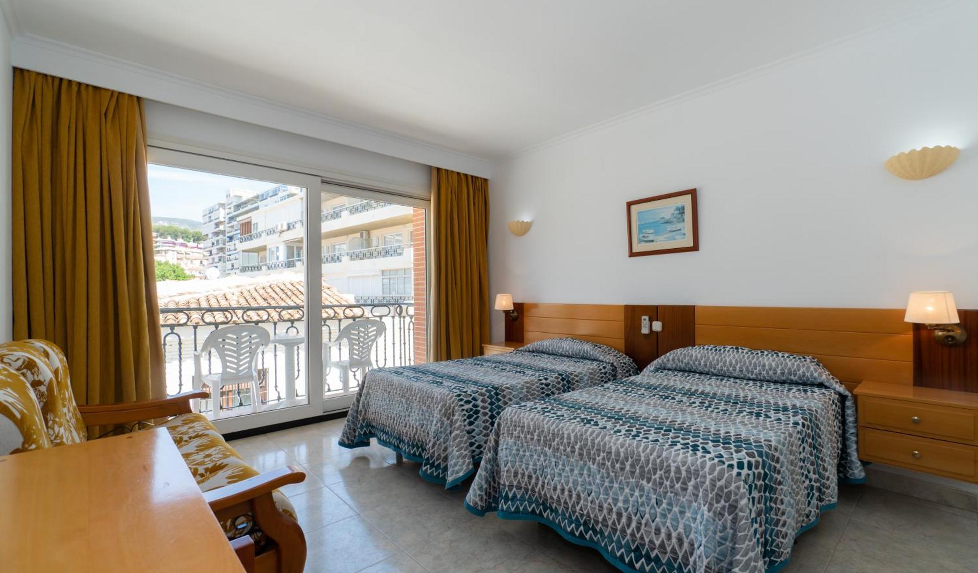 Apartamentos Leonor Carihuela ตอร์เรโมลิโนส ภายนอก รูปภาพ