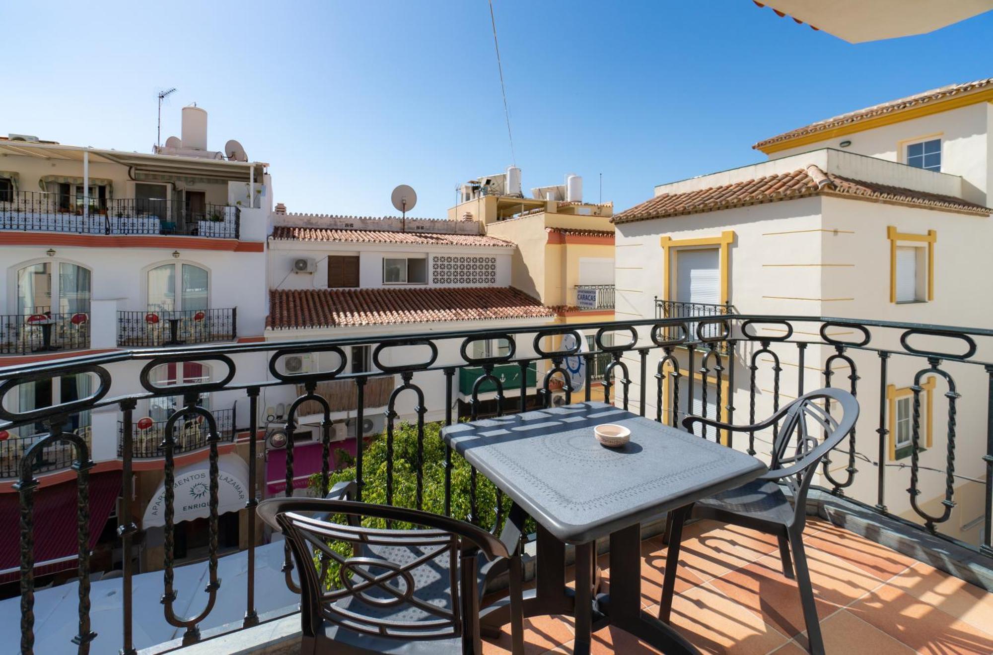 Apartamentos Leonor Carihuela ตอร์เรโมลิโนส ภายนอก รูปภาพ