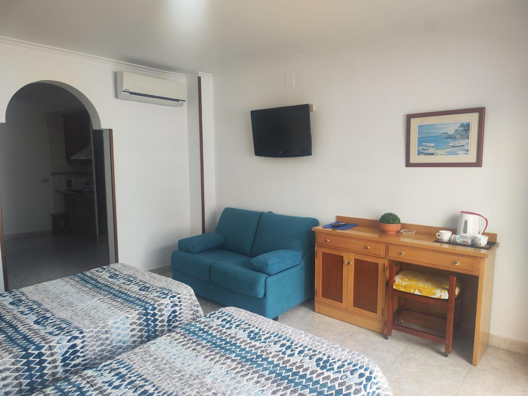 Apartamentos Leonor Carihuela ตอร์เรโมลิโนส ภายนอก รูปภาพ
