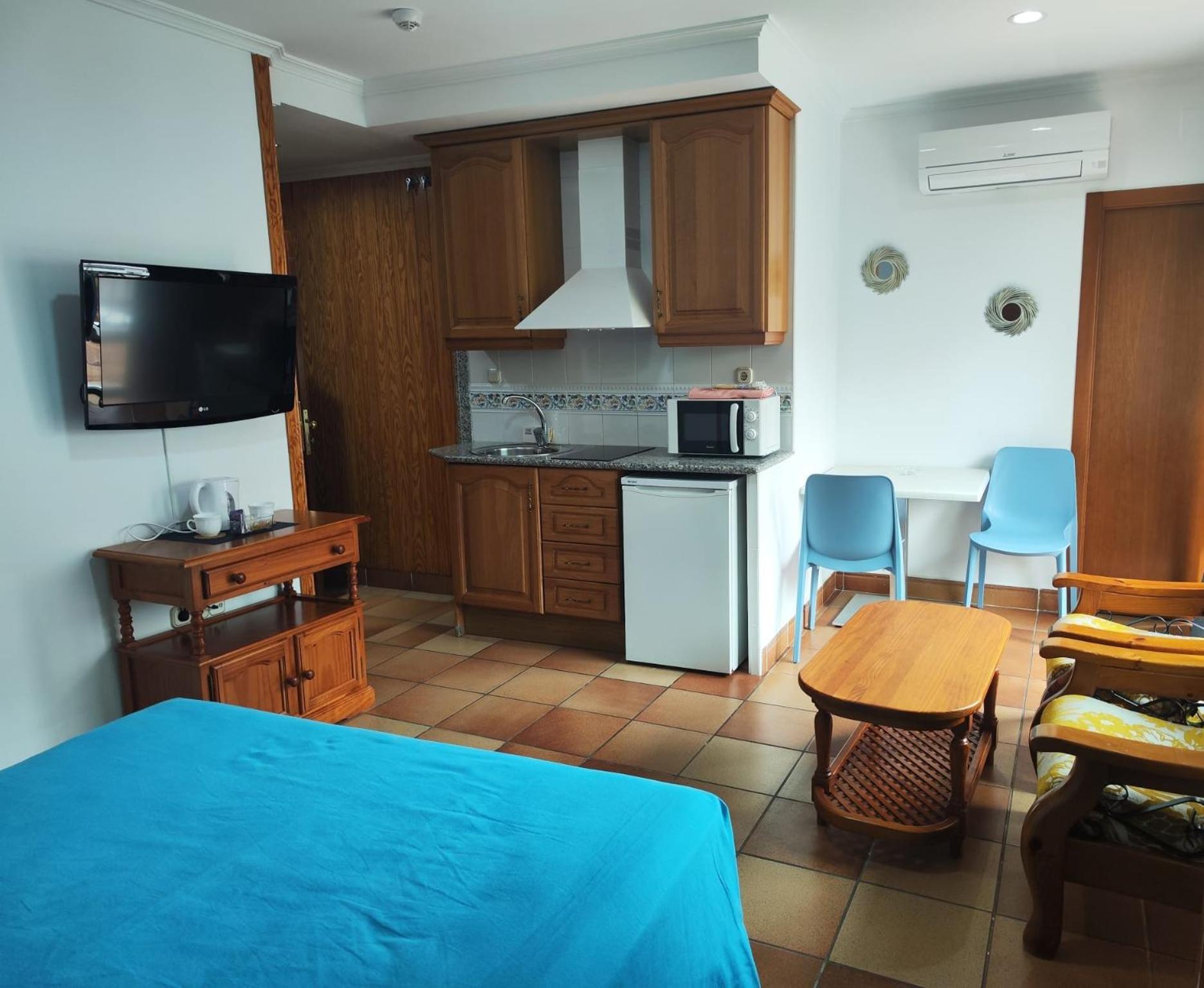 Apartamentos Leonor Carihuela ตอร์เรโมลิโนส ภายนอก รูปภาพ