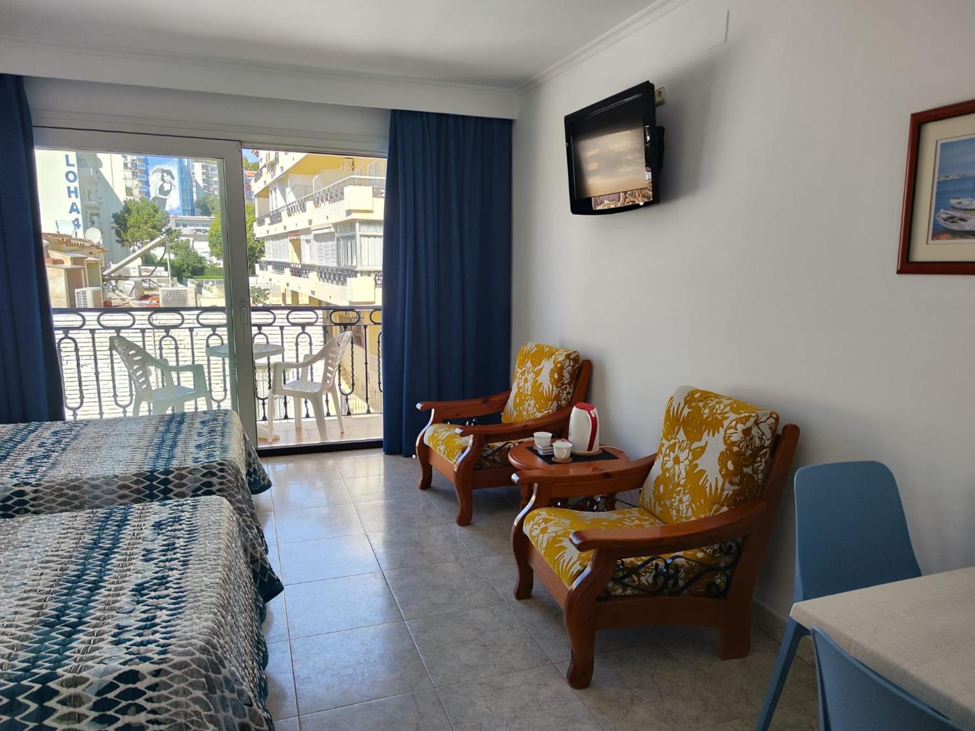 Apartamentos Leonor Carihuela ตอร์เรโมลิโนส ภายนอก รูปภาพ