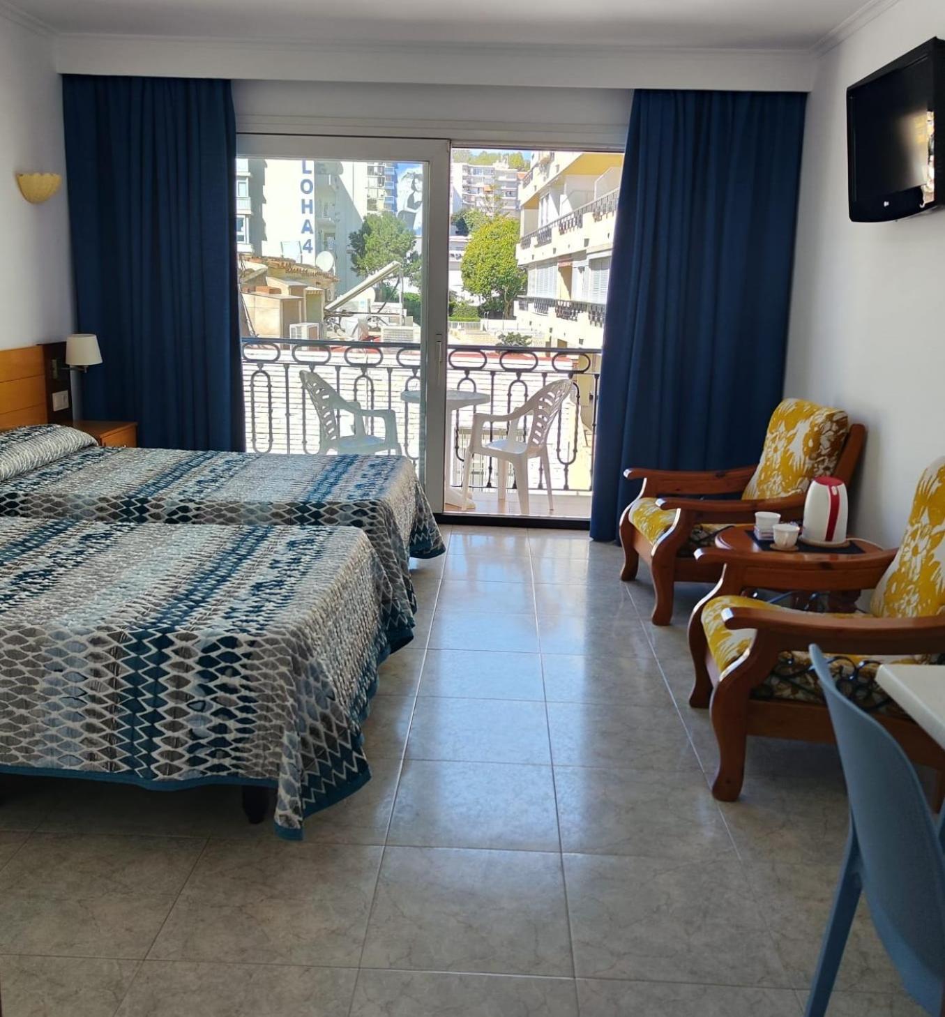Apartamentos Leonor Carihuela ตอร์เรโมลิโนส ภายนอก รูปภาพ