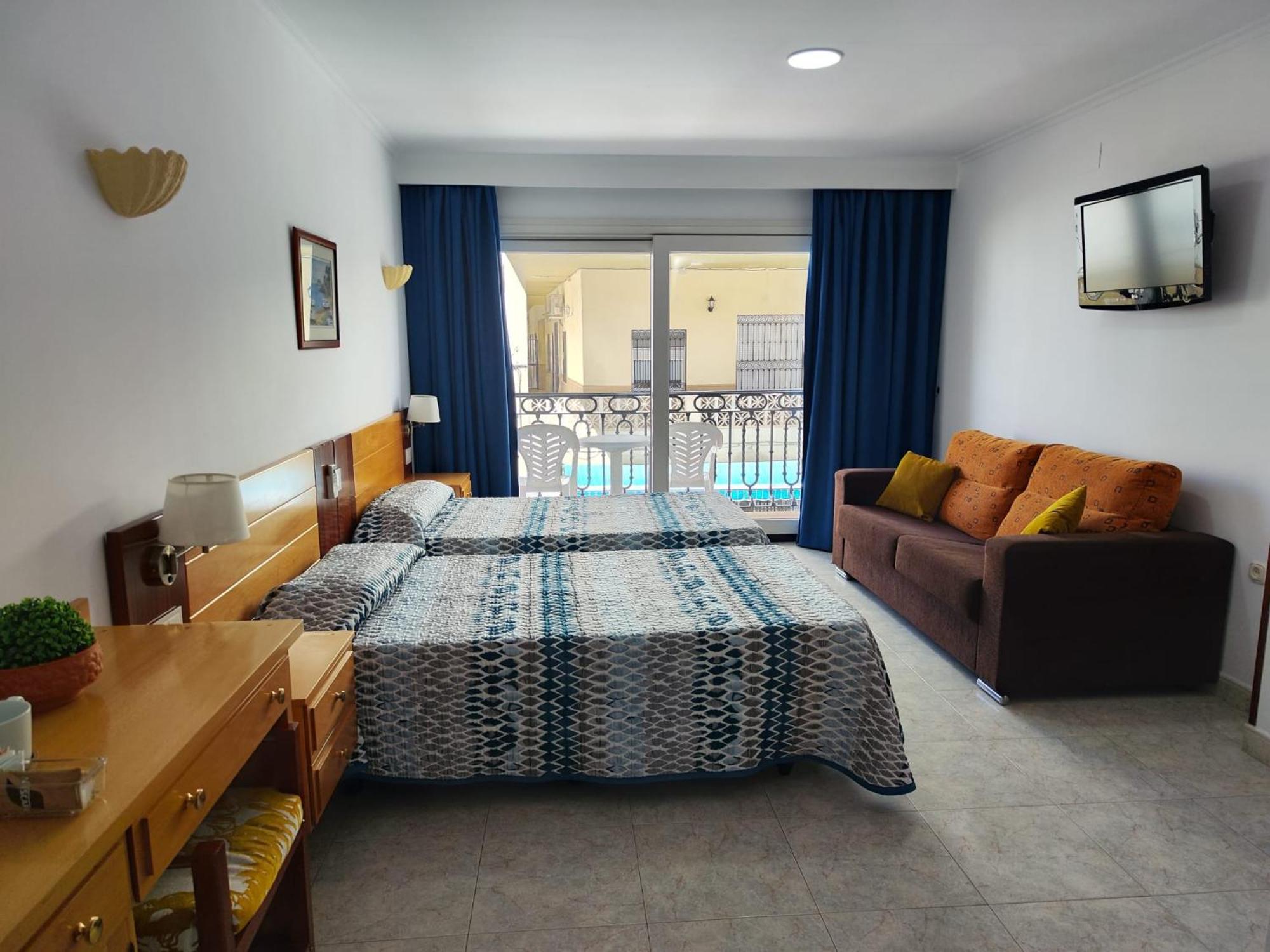 Apartamentos Leonor Carihuela ตอร์เรโมลิโนส ภายนอก รูปภาพ