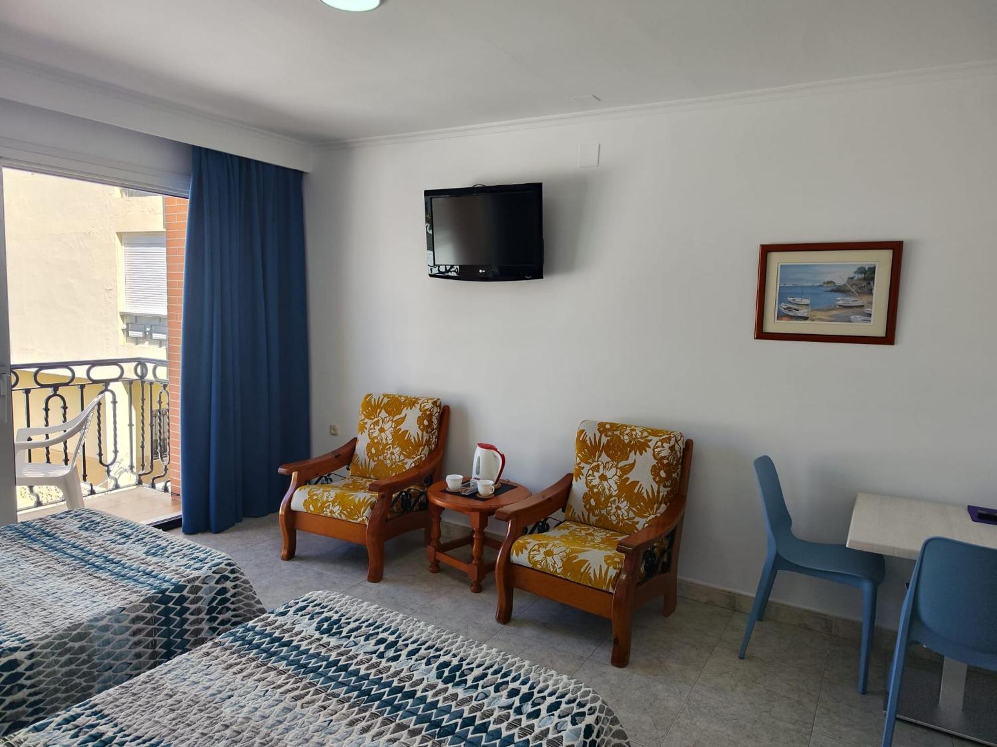 Apartamentos Leonor Carihuela ตอร์เรโมลิโนส ภายนอก รูปภาพ
