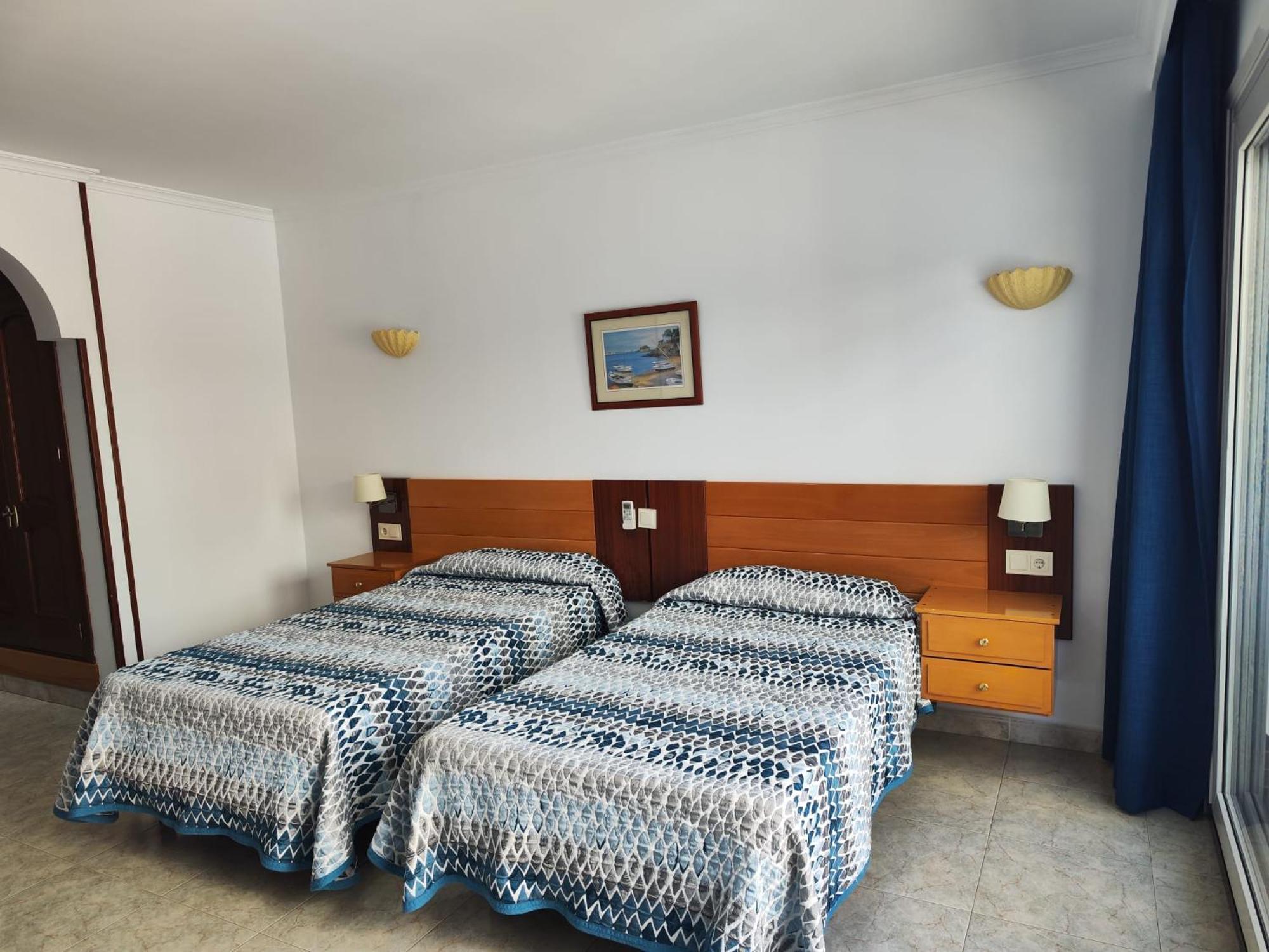 Apartamentos Leonor Carihuela ตอร์เรโมลิโนส ภายนอก รูปภาพ