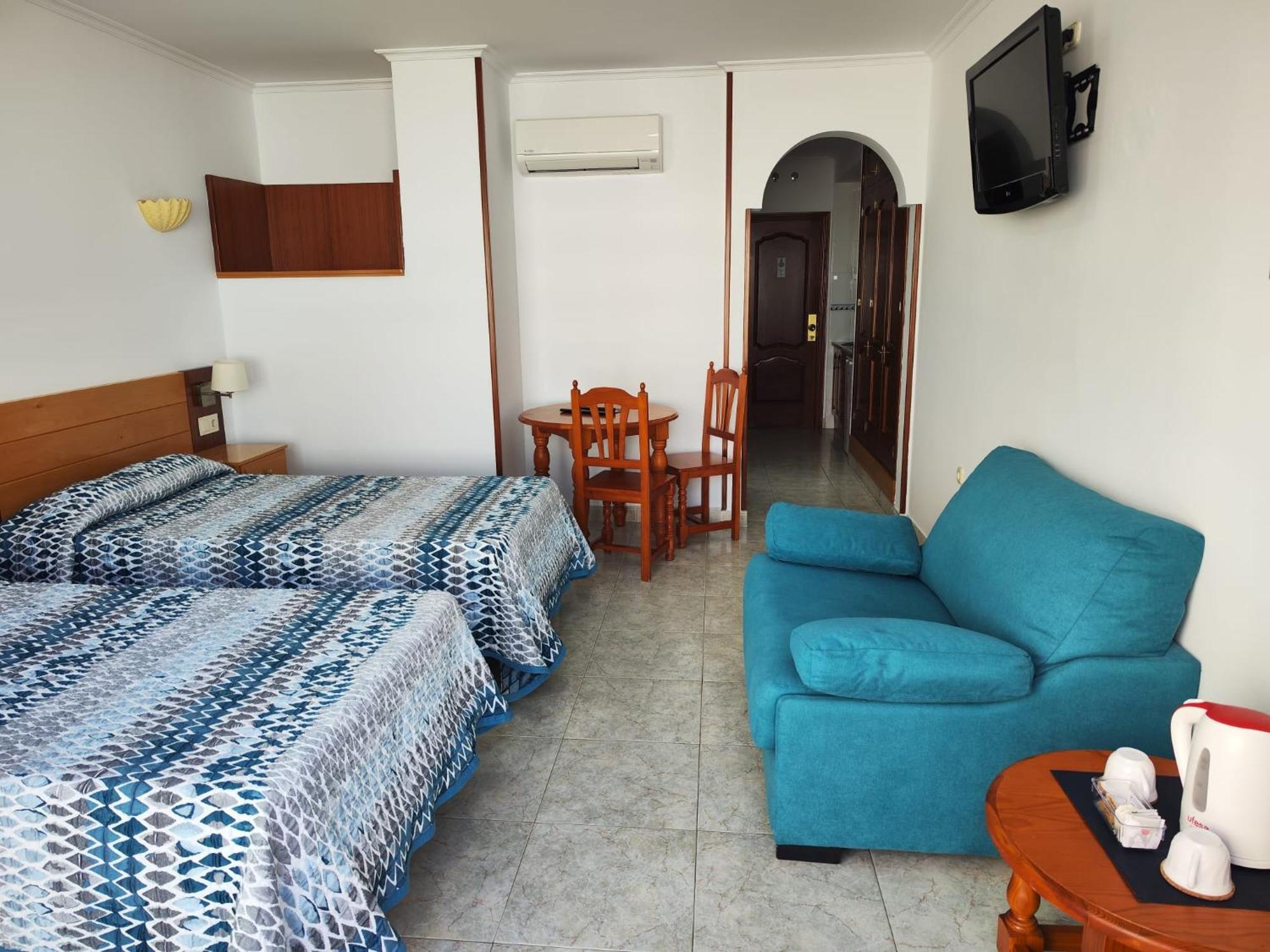 Apartamentos Leonor Carihuela ตอร์เรโมลิโนส ภายนอก รูปภาพ