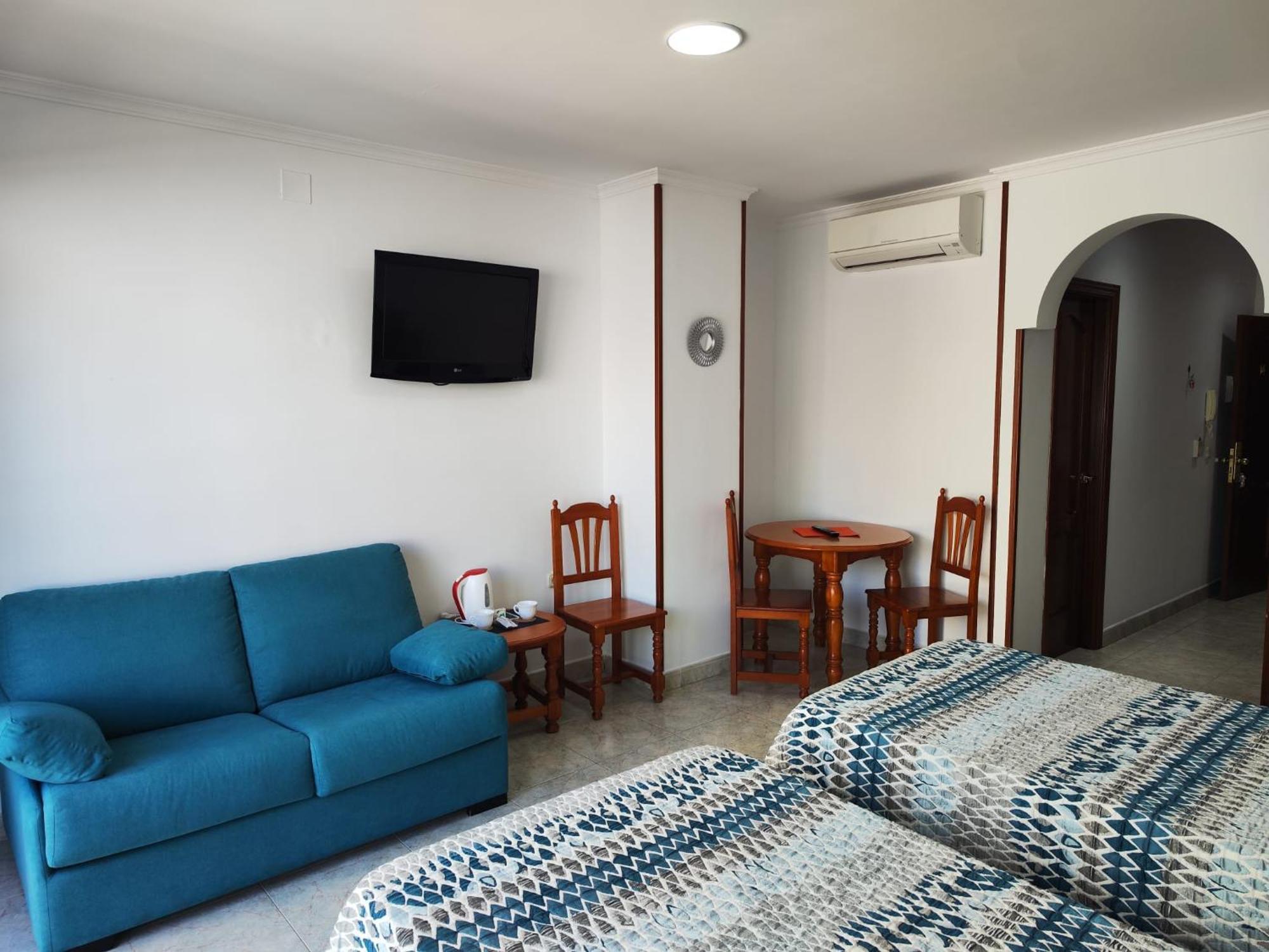 Apartamentos Leonor Carihuela ตอร์เรโมลิโนส ภายนอก รูปภาพ
