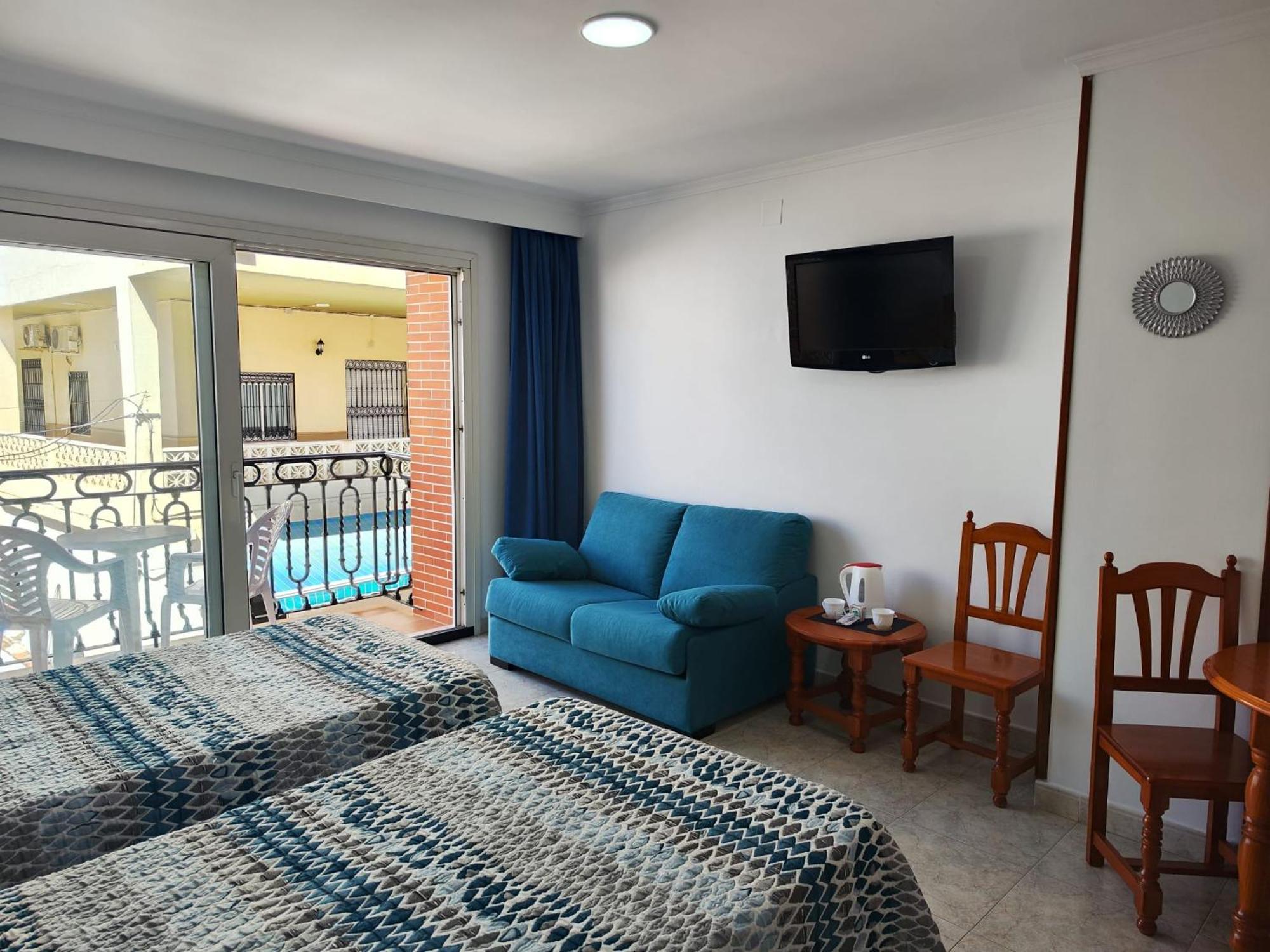 Apartamentos Leonor Carihuela ตอร์เรโมลิโนส ภายนอก รูปภาพ