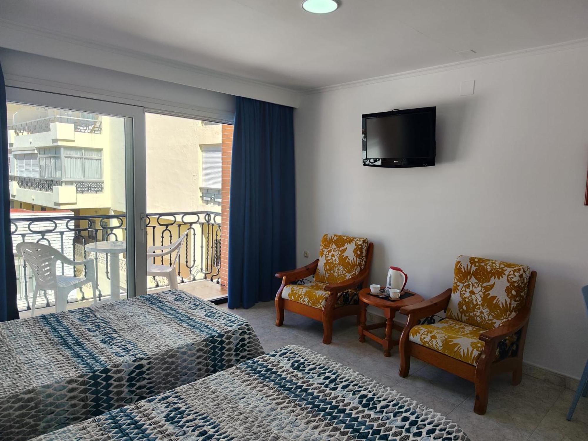 Apartamentos Leonor Carihuela ตอร์เรโมลิโนส ภายนอก รูปภาพ