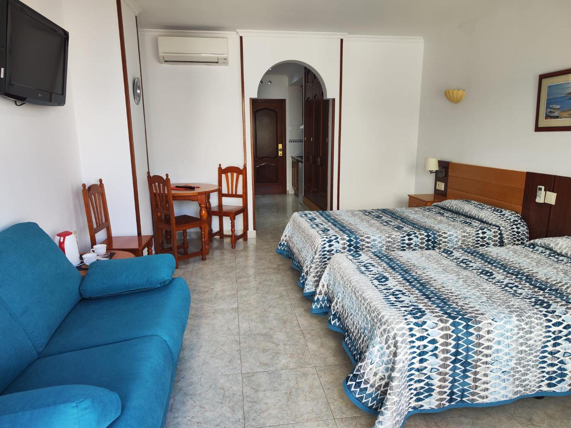 Apartamentos Leonor Carihuela ตอร์เรโมลิโนส ภายนอก รูปภาพ
