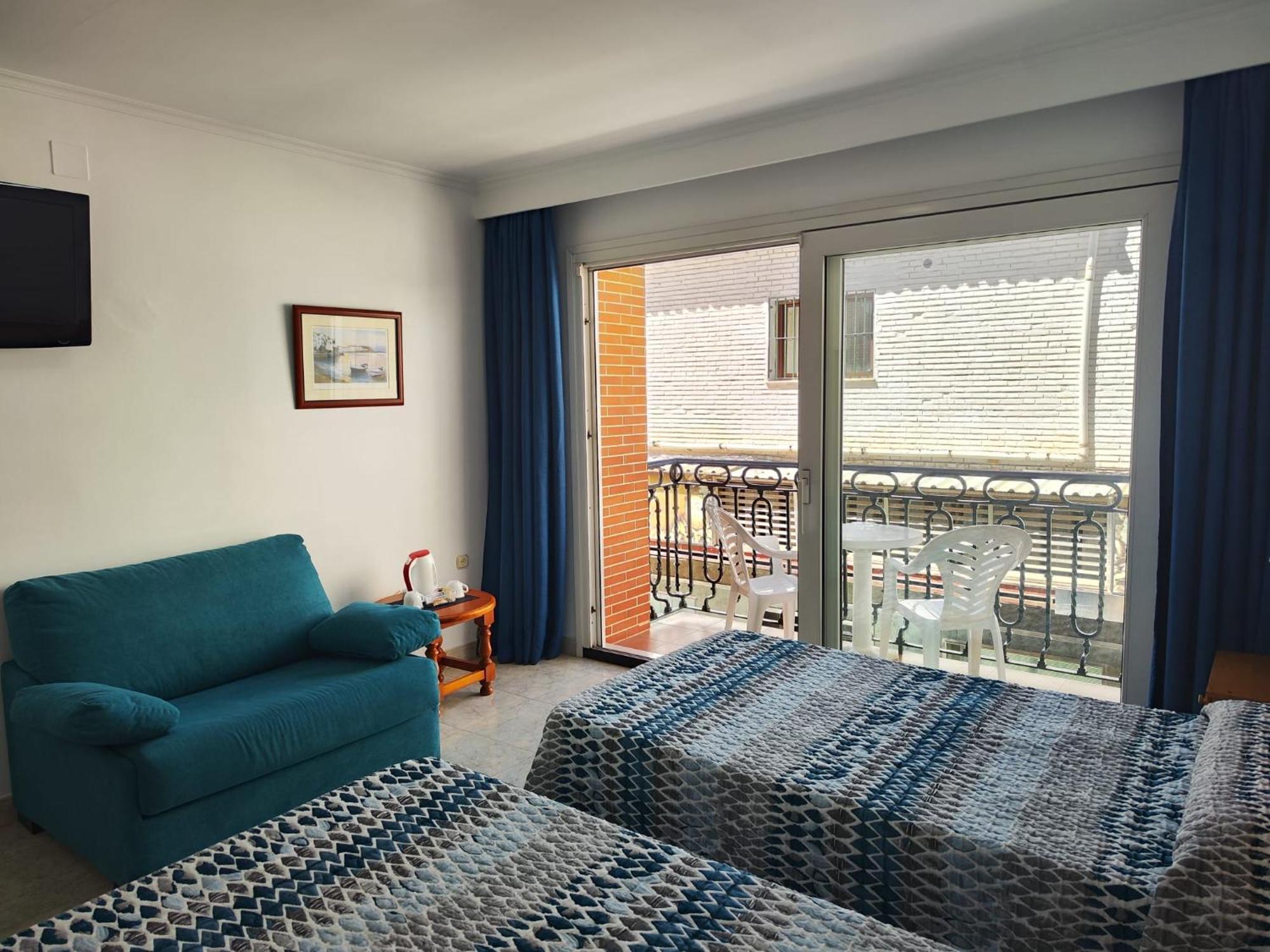 Apartamentos Leonor Carihuela ตอร์เรโมลิโนส ภายนอก รูปภาพ
