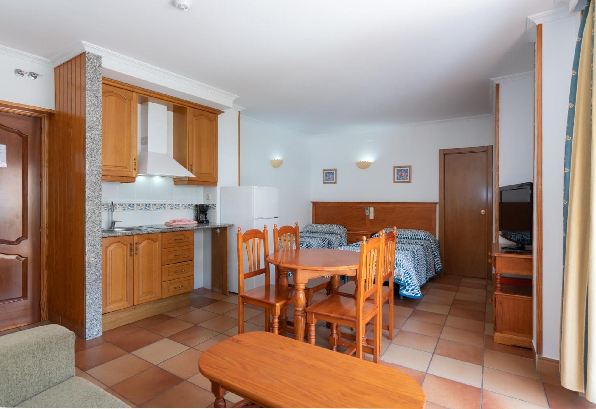 Apartamentos Leonor Carihuela ตอร์เรโมลิโนส ห้อง รูปภาพ