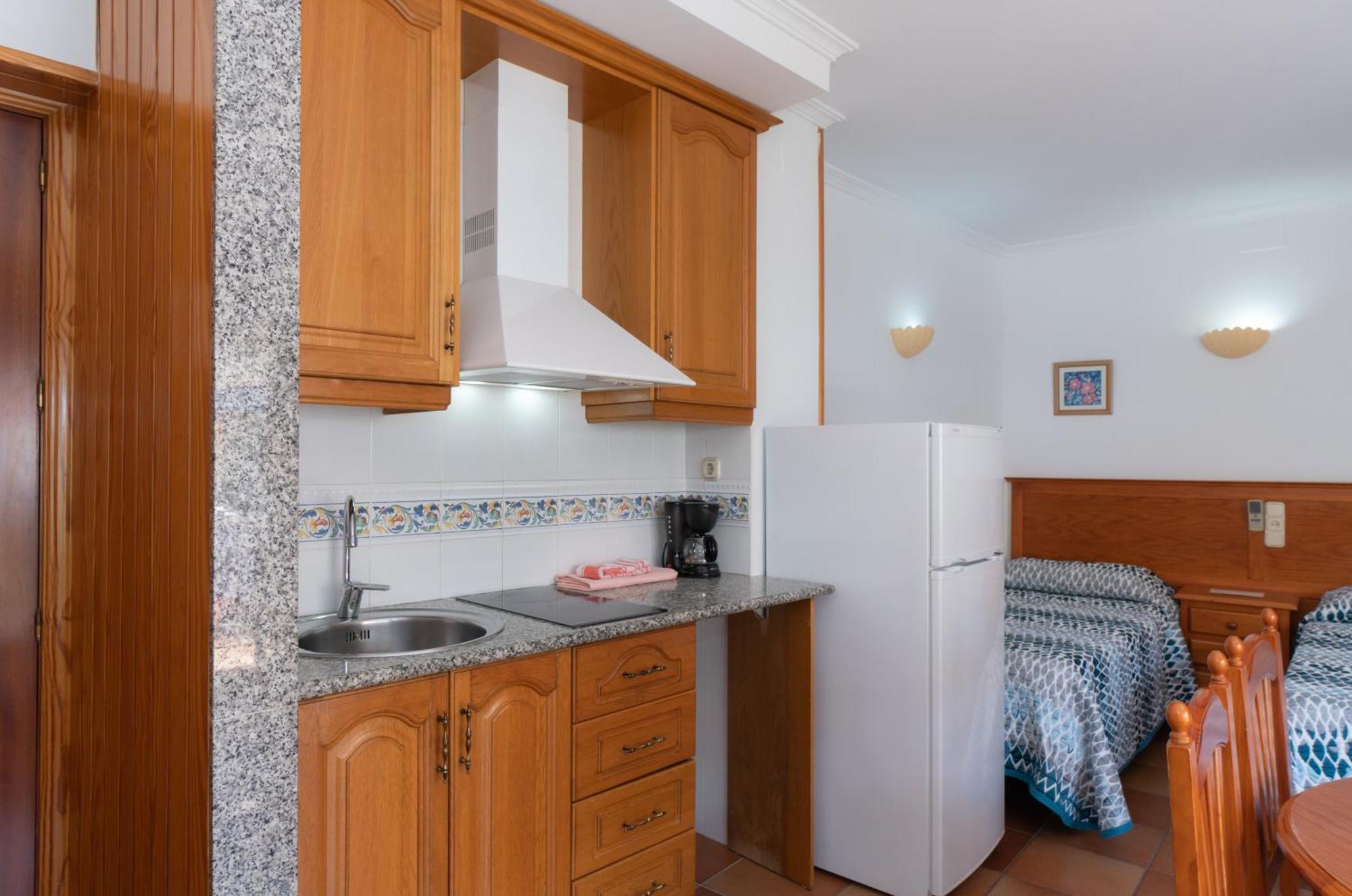 Apartamentos Leonor Carihuela ตอร์เรโมลิโนส ห้อง รูปภาพ
